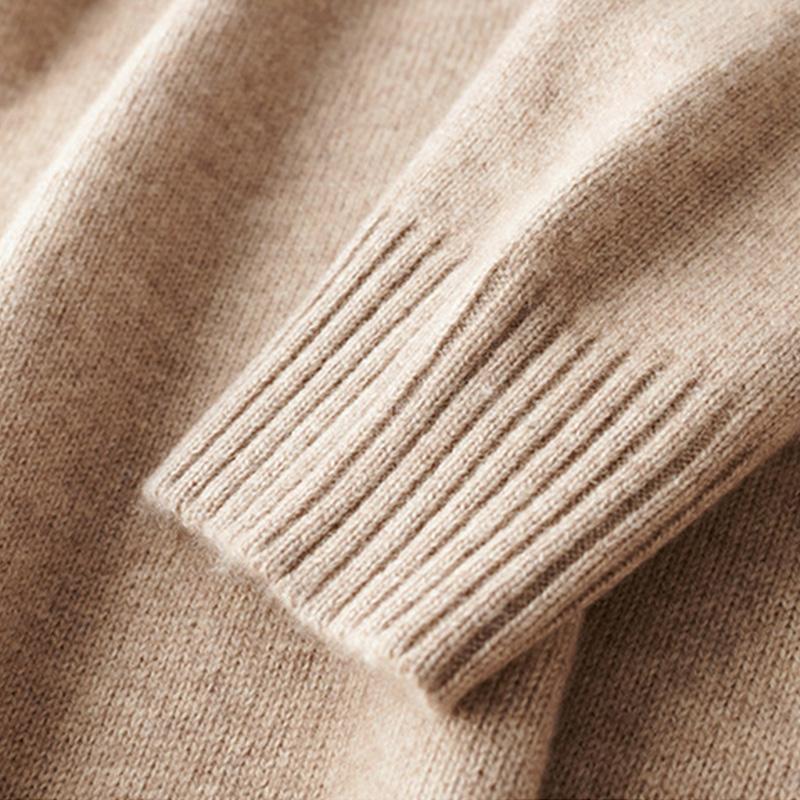 Sweater med lynlås i kraven og lange ærmer